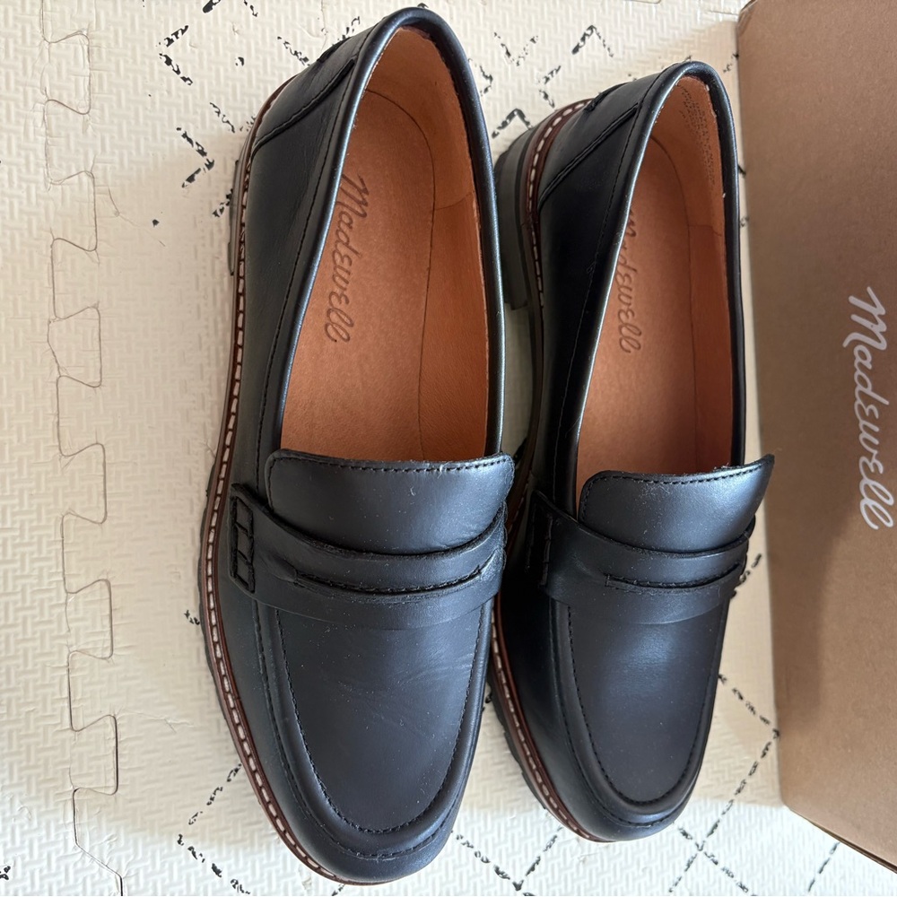 ***NEW**** Madewell Corinne Lugsole Penny Loafers in Black with Brown size 6 - Picture 9 of 10